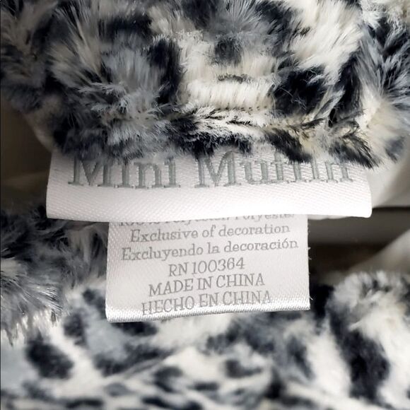 𝅺MINI MUFFIN Size 18M Black/White Leopard Faux Fur Coat with Clear Buttons - Picture 3 of 5